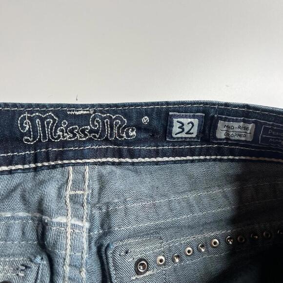 Miss Me Jeans Women’s Size 32 Mid-Rise Cropped Dark Wash Embellished Pocket DK 2 - Picture 8 of 13